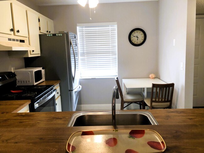 Building Photo - 4570 Lucerne Lakes Blvd E