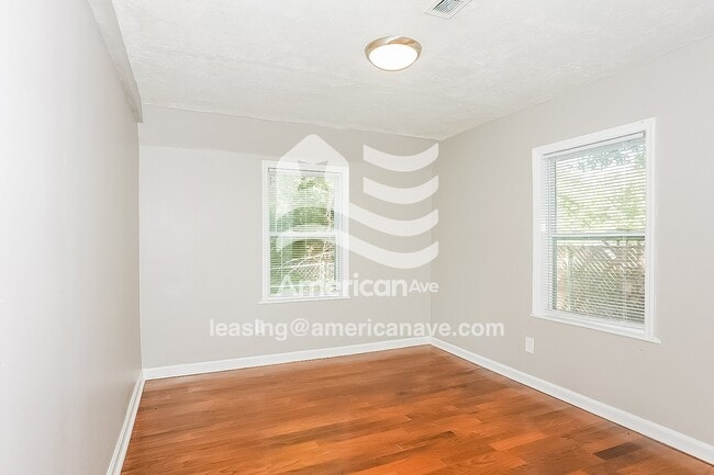 Foto del edificio - 3406 Seneca Ave