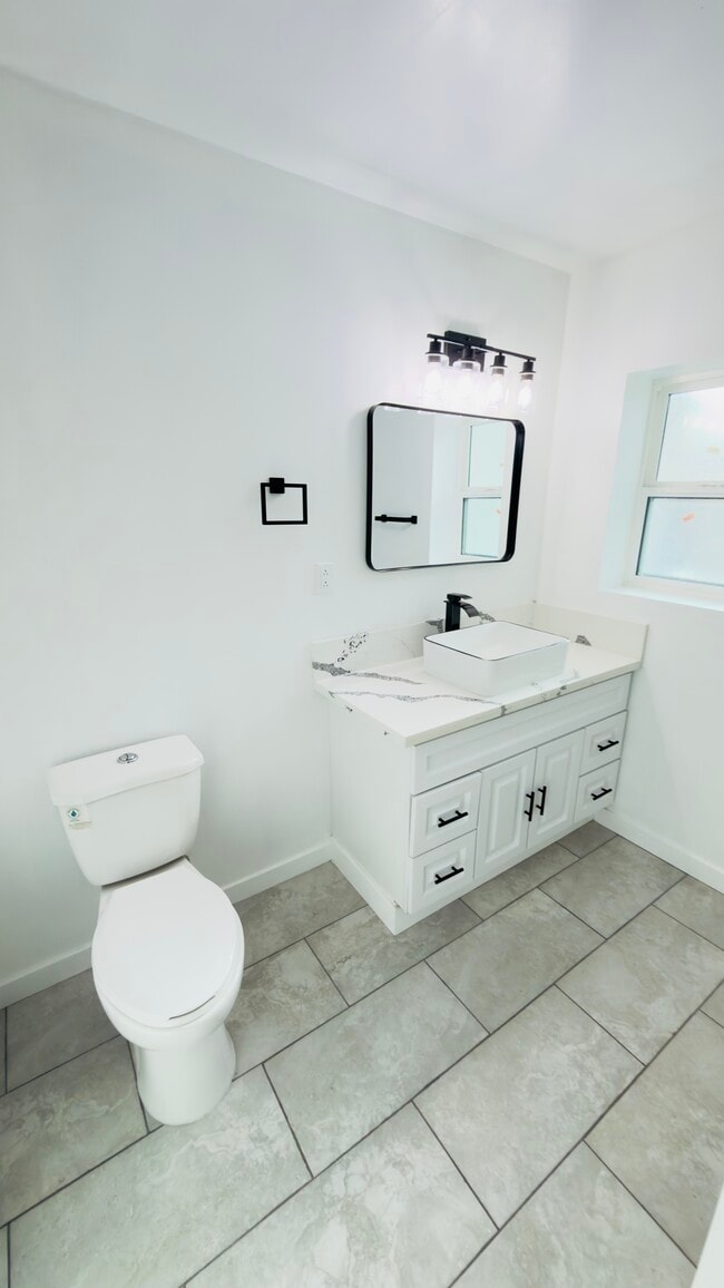 Foto del edificio - 1162 E 46th St