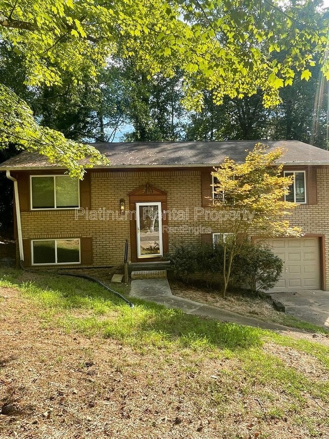 Building Photo - 2564 Timberly Dr SE
