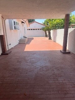 Foto del edificio - 10331 Newville Ave