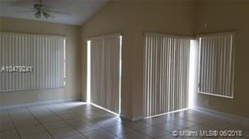 Building Photo - 13730 Newport Manor