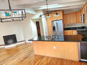 Building Photo - 684 Taylor St