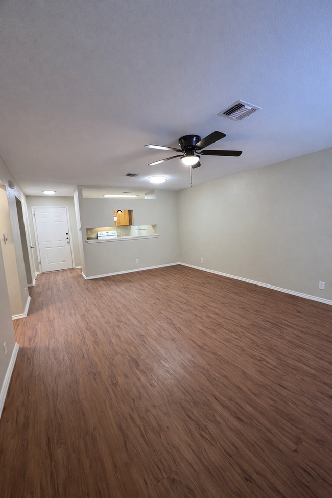 Building Photo - Beautifully Renovated 2 Bedroom Condo in Universal City