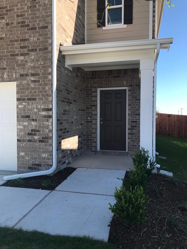 Foto del edificio - 203 Bradford Dr