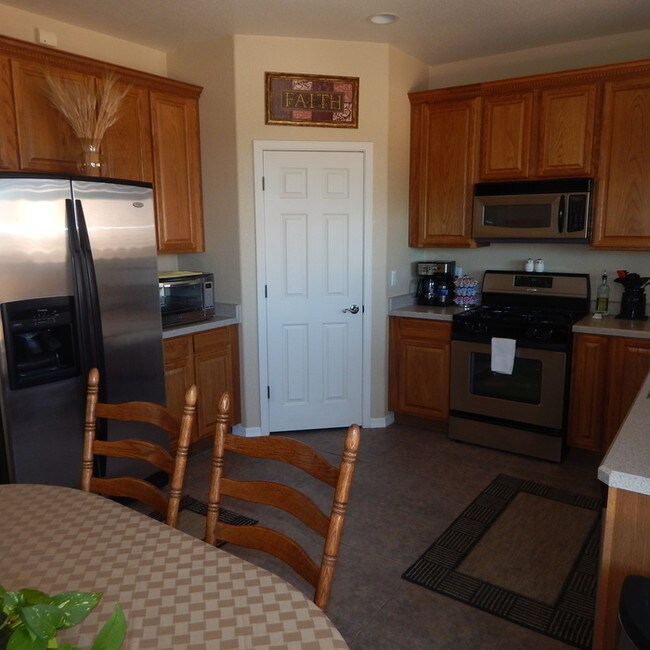 Building Photo - Rancho Sahuarita 1 Story! Anza School!