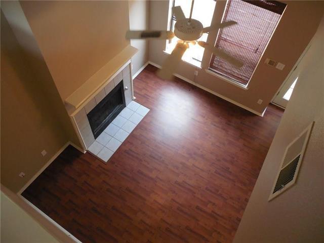 Foto del edificio - 6059 Mapleshade Ln
