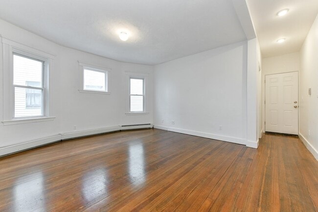 Building Photo - 45 Beech Glen St