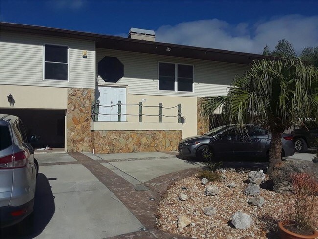 Building Photo - 5731 Seabreeze Dr