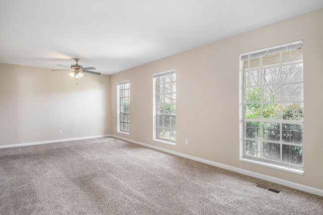 Foto del edificio - 209 Fair Oaks Dr