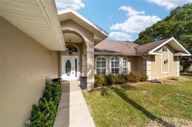 Foto del edificio - 5953 NE 62nd Court Rd