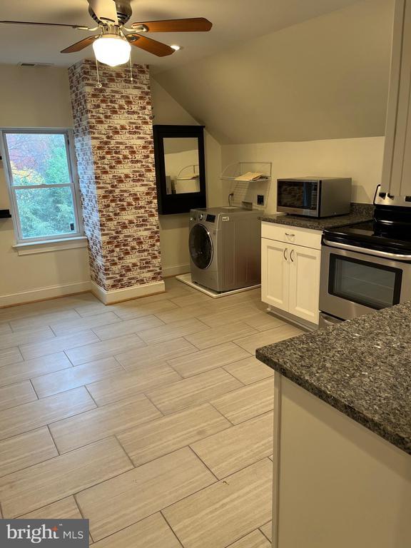 Foto del edificio - 112 E Howell Ave