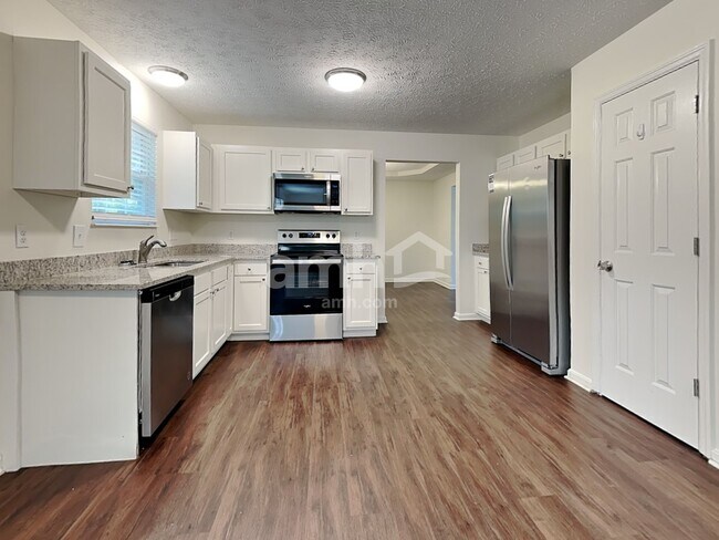 Building Photo - 606 Fox Chase Way