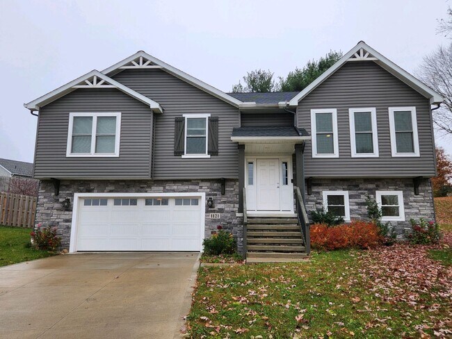Foto del edificio - Beautiful 3 bedroom 2 1/2 bath house