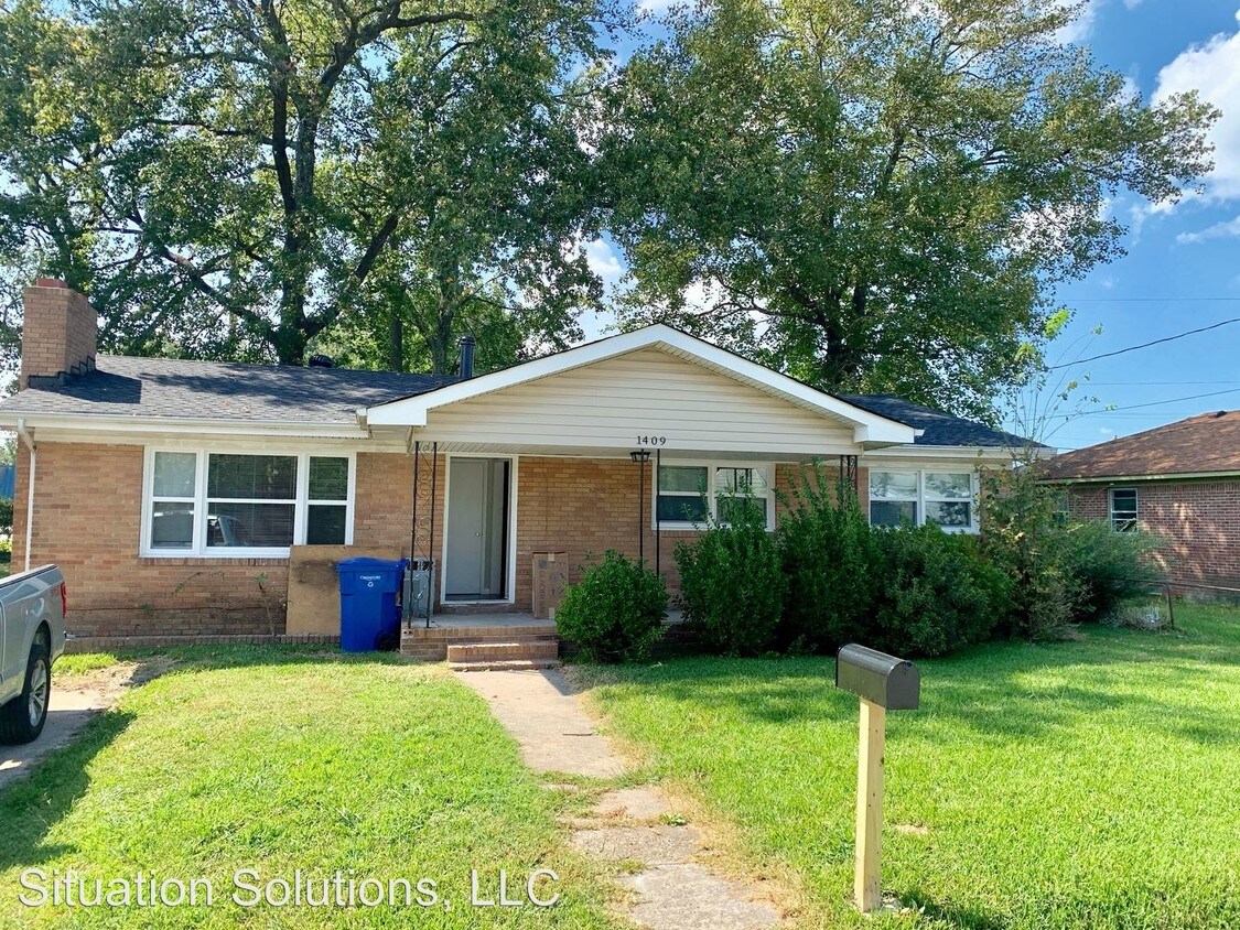 Primary Photo - 3 br, 1.5 bath House - 1409 Martin Avenue