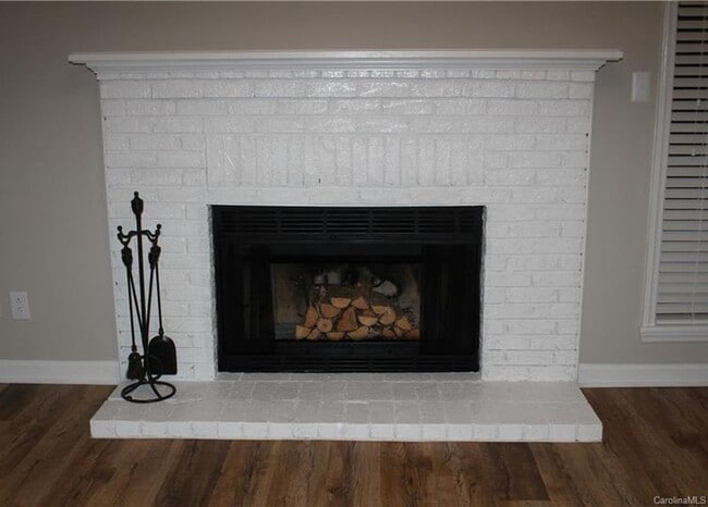 Building Photo - 8017 Greenside Ct