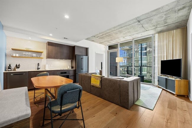 Building Photo - 48 East Ave