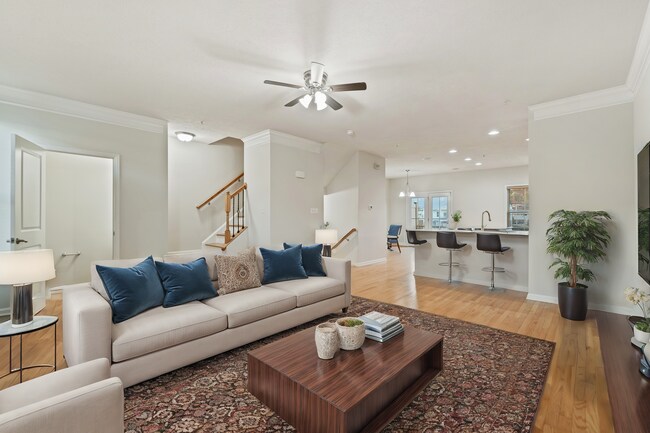 Building Photo - 407 Fairmont Dr