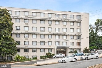 Building Photo - 1730 Arlington Blvd