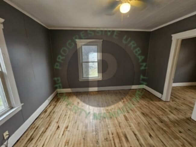 Building Photo - 2059 W 105th St