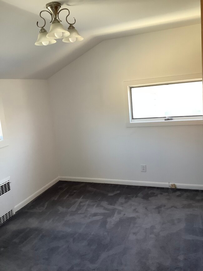 Bedroom - 123 Belmont Ave