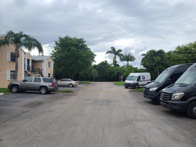 Foto del edificio - 1002 Adams Ave