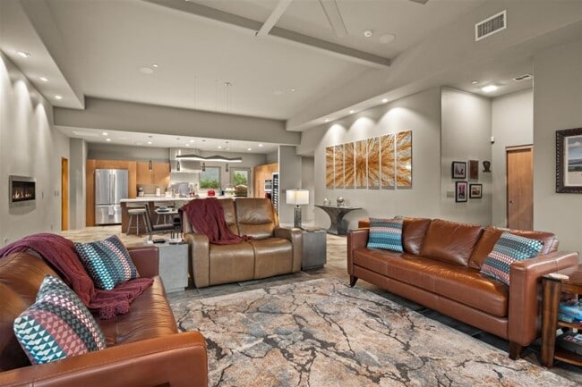 Foto del edificio - Exquisite Luxury Home Basking in Red Rock Mountains with Infrared Sauna + Fire Tables, Near Oak C...