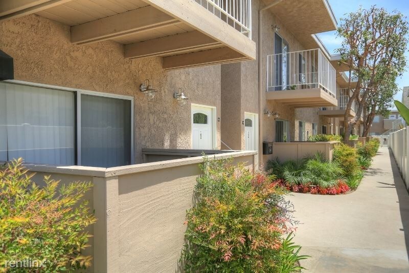 Primary Photo - 2 br, 1 bath Apartment - 16236 Cornuta Ave