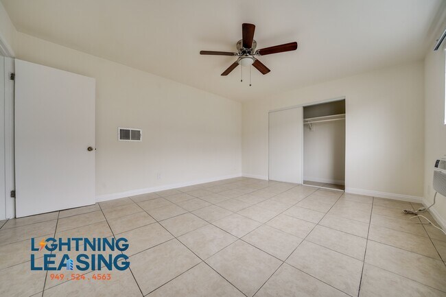 Foto del edificio - 8140 Langdon Ave