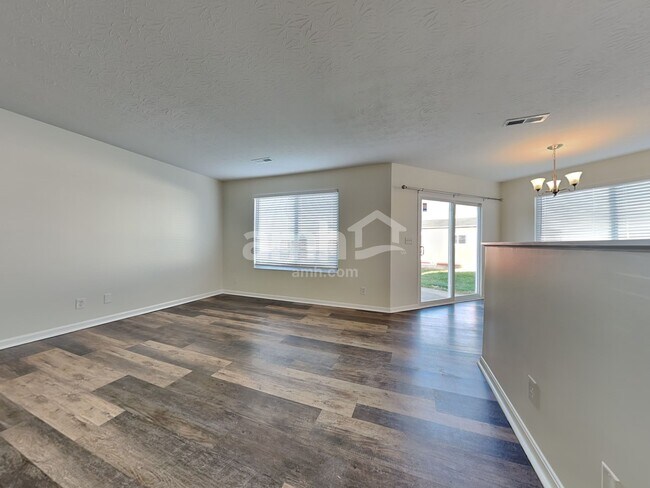 Building Photo - 2362 Hummingbird Lane