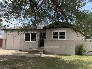 Building Photo - 3006 N Vernon St