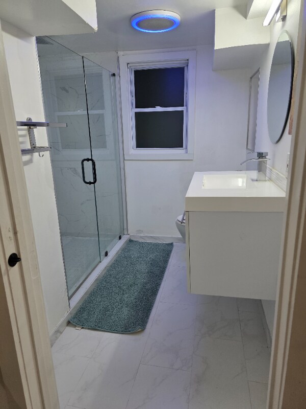 Building Photo - 2080 E Roxboro Rd NE