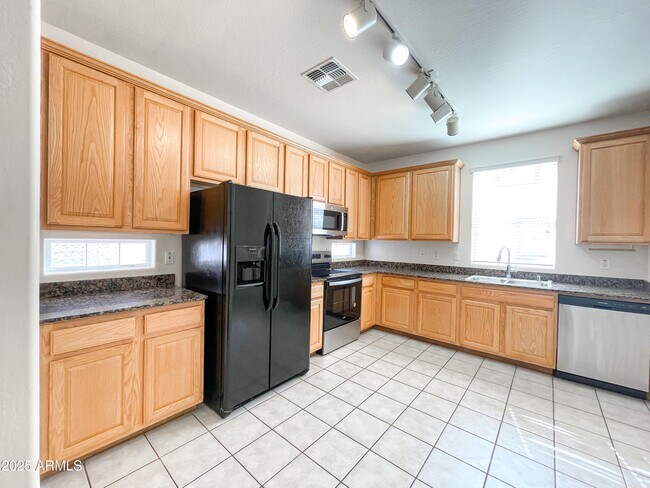 Building Photo - 10252 E Isleta Ave