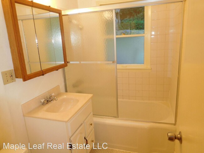 Foto del edificio - 3 br, 1 bath House - 16541 10th Ave NE