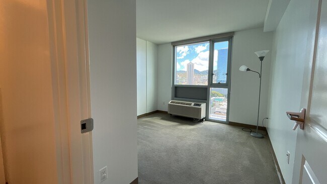 Foto del edificio - Partially Furnished.   Unbeatable location in Kakaako/Ward Village areas - 2 Bed 2 Bath 1 Parking