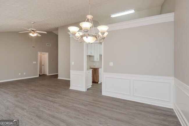 Building Photo - 645 Pebble Blvd