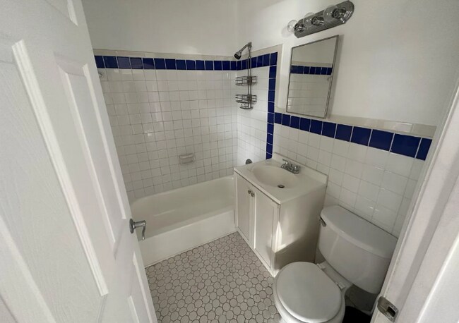 Foto del edificio - 565 NE 65th St