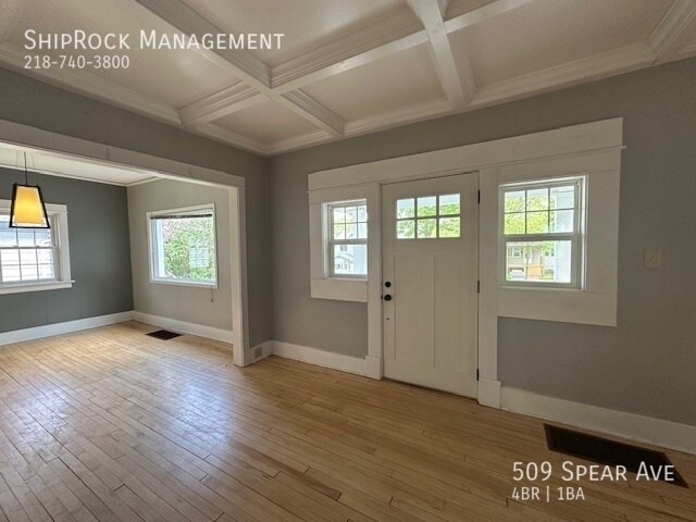 Building Photo - 509 Spear Ave