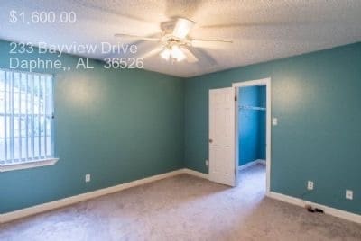 Building Photo - 233 Bayview Dr