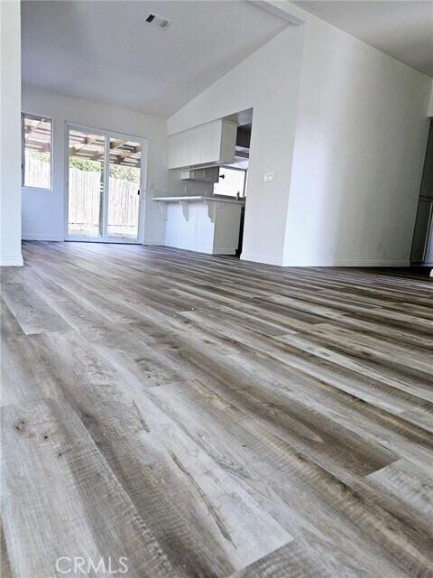 Foto del edificio - 25048 Bodega Ct