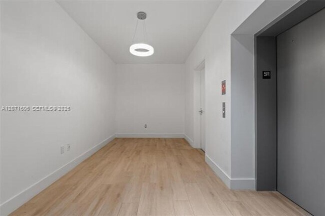 Foto del edificio - 16385 Biscayne Blvd