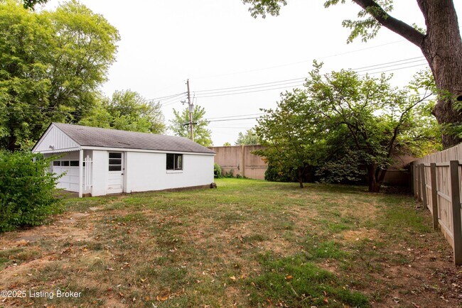 Building Photo - 2512 Gardiner Ln