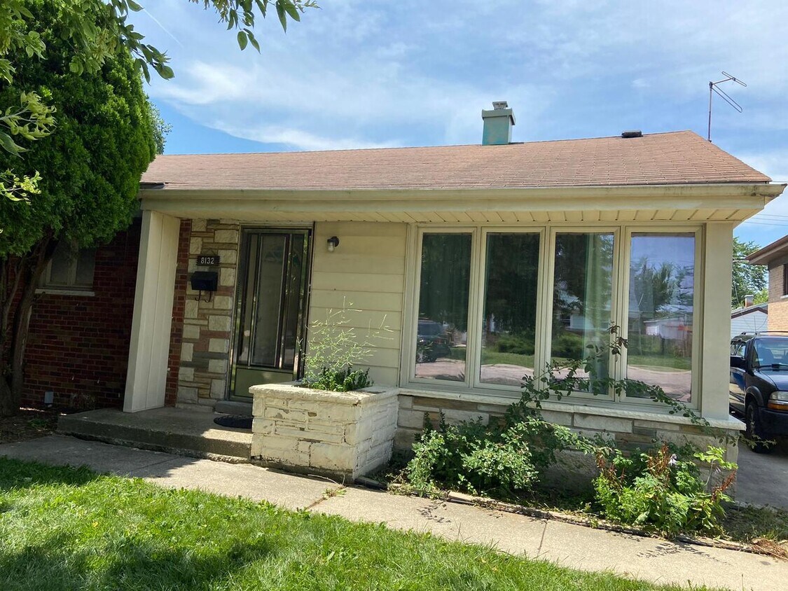 8132 S Kilbourn Ave, Chicago, IL 60652 House Rental in Chicago, IL