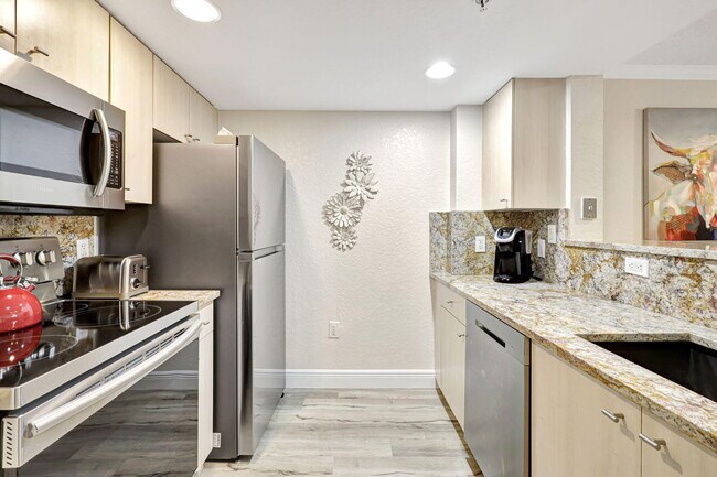 Building Photo - 1801 N Flagler Dr