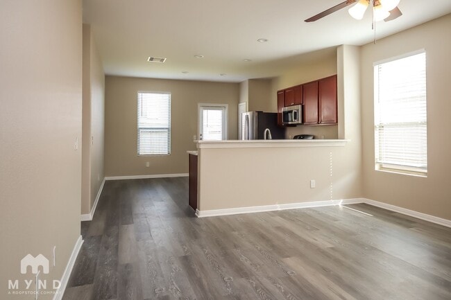 Building Photo - 6607 Dayridge Ln