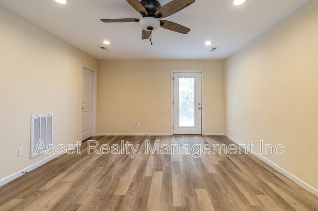 Building Photo - 931 Warrior Hill Dr