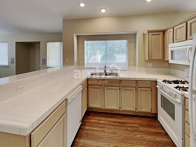 Building Photo - 9201 Magic Flower Ave