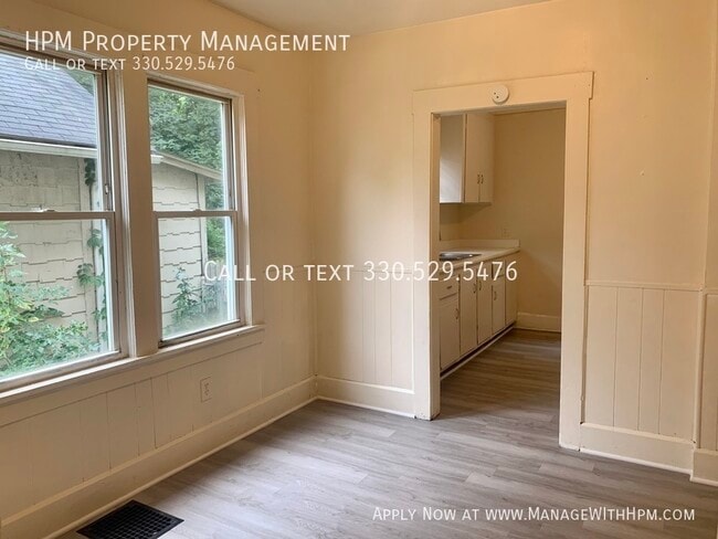 Foto del edificio - 1729 Edwards Ave NE