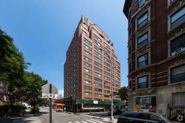 15 Charles Street at Waverly Place