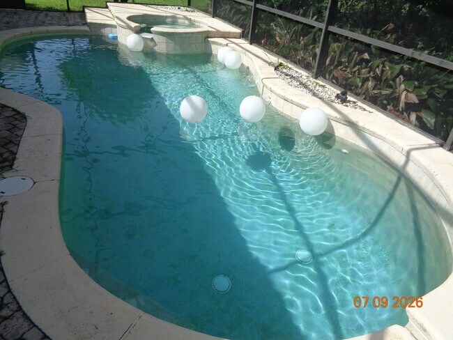 Foto del edificio - Beautiful 4 Bed/ 3bath Pool home